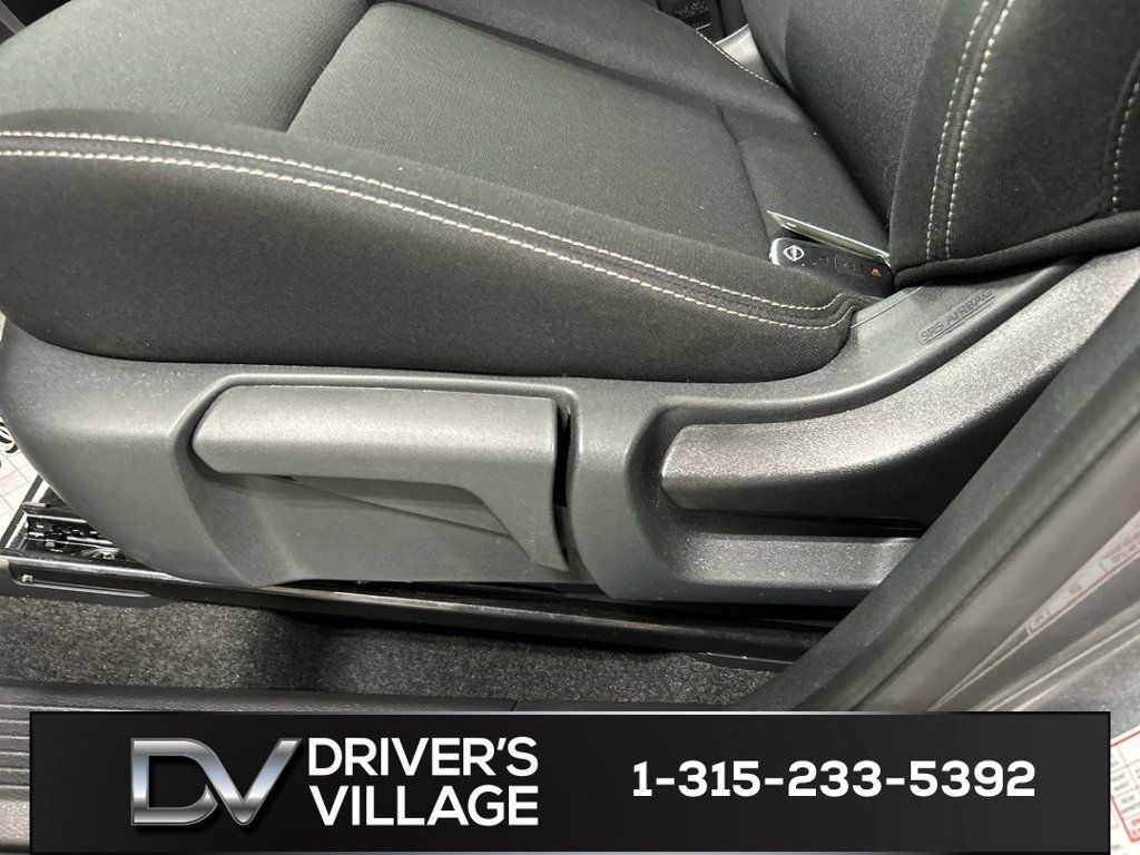 Used 2023 Nissan Rogue S AWD/4WD image 10