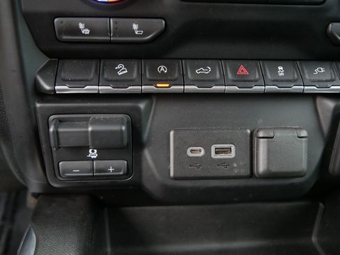 Used 2021 GMC Sierra 1500 Elevation w/ Preferred Package image 28