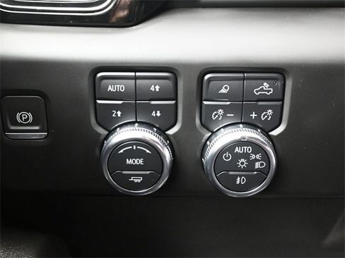 Used 2024 GMC Sierra 2500 AT4 w/ AT4 Premium Plus Package image 15