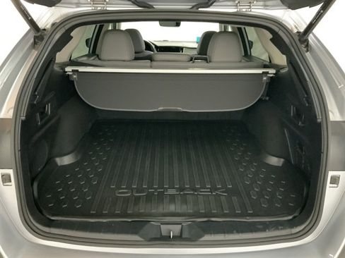Used 2023 Subaru Outback Limited image 8