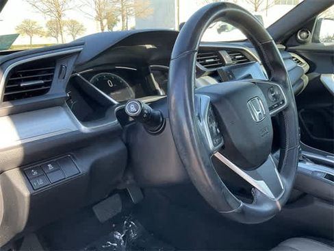 Used 2017 Honda Civic Touring image 9