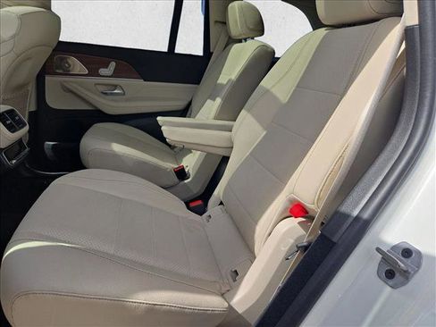 Used 2023 Mercedes-Benz GLS 450 4MATIC image 12