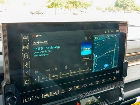 Used 2025 GMC Hummer EV 2X w/ LPO, Cargo Utility Package AWD/4WD image 34