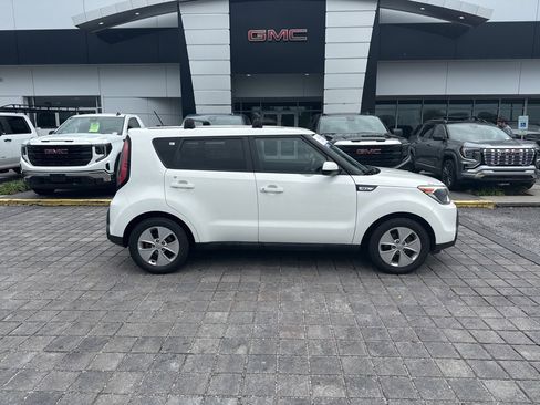 Used 2016 Kia Soul image 1