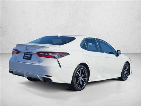 Used 2023 Toyota Camry SE image 5