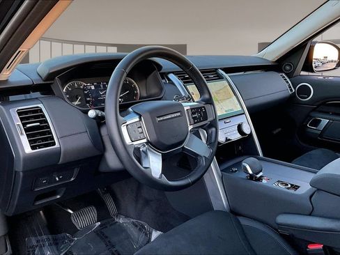 Certified 2023 Land Rover Discovery S AWD/4WD image 15