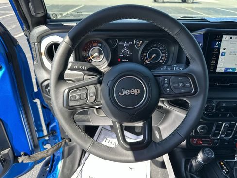 Used 2025 Jeep Wrangler Unlimited Sport AWD/4WD image 20