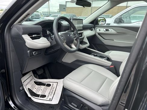 New 2026 Ford Explorer Active w/ Active Comfort Package AWD/4WD image 13