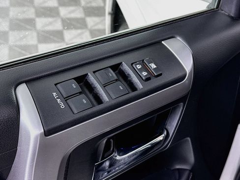 Used 2016 Toyota 4Runner Limited AWD/4WD image 19