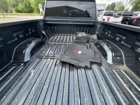 Used 2020 Chevrolet Silverado 2500 Custom w/ Custom Value Package AWD/4WD image 8