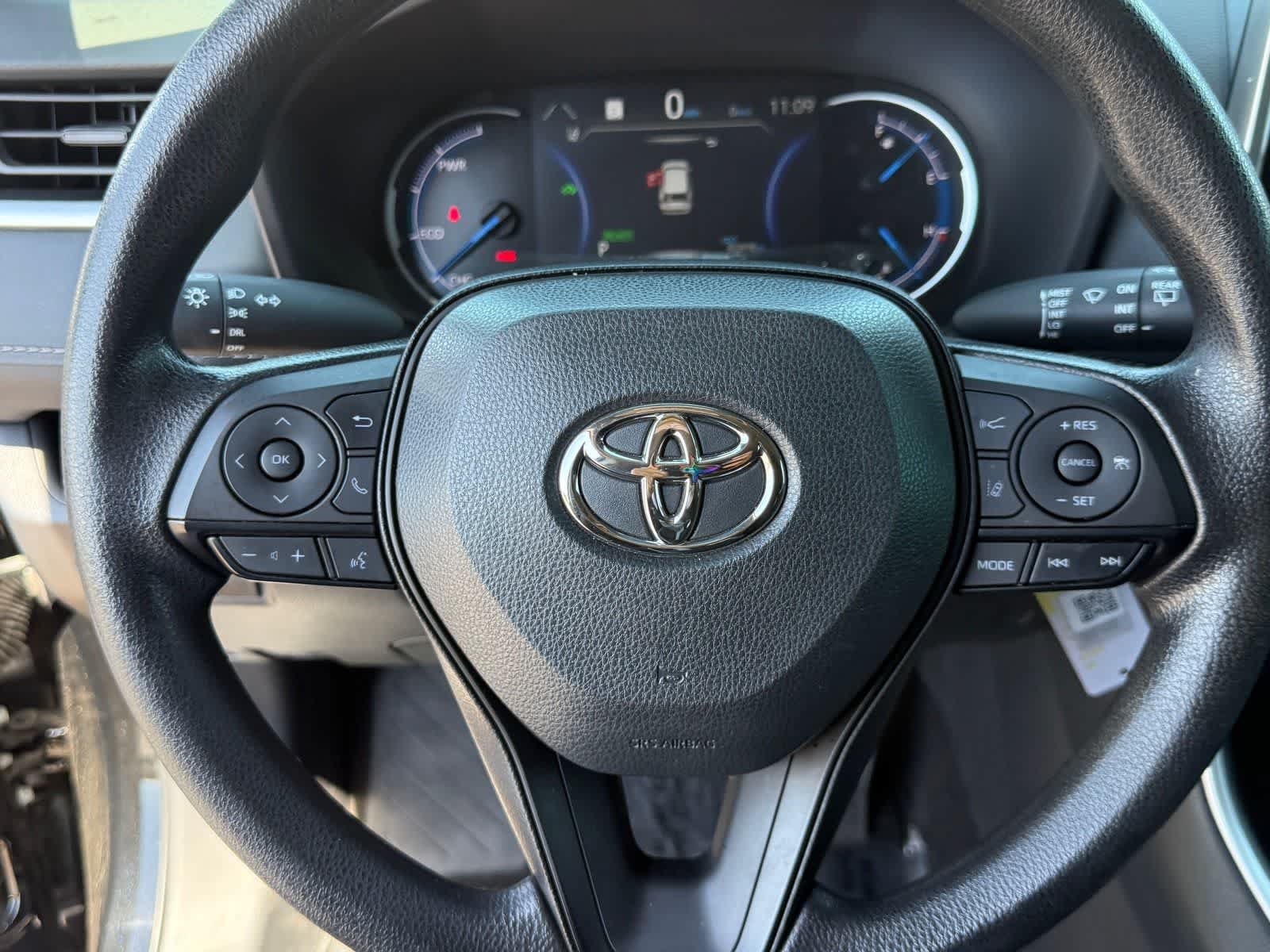 Used 2023 Toyota RAV4 LE AWD/4WD image 17