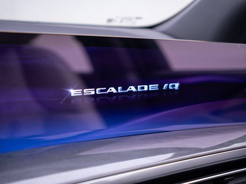 New 2026 Cadillac Escalade IQ Sport 1 w/ LPO, ONYX Package AWD/4WD image 30