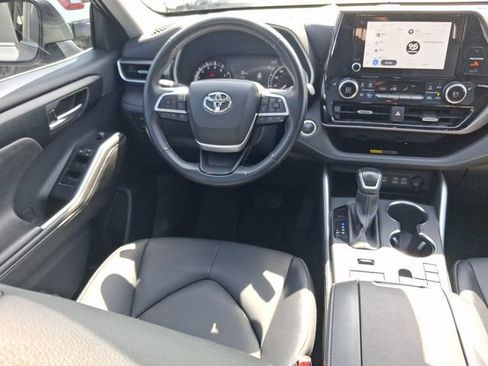 Used 2026 Toyota Highlander XLE AWD/4WD image 8
