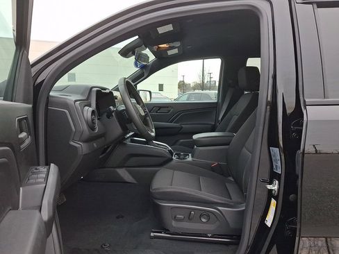 Used 2024 Chevrolet Colorado Trail Boss w/ Technology Package image 16