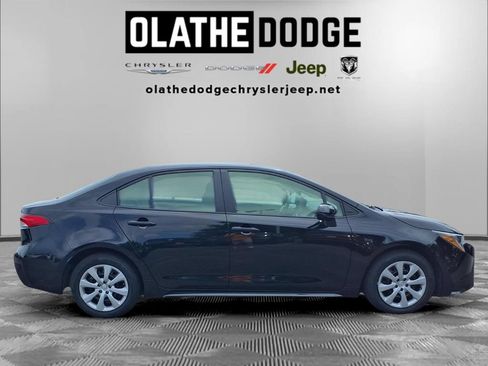 Used 2025 Toyota Corolla LE FWD image 27