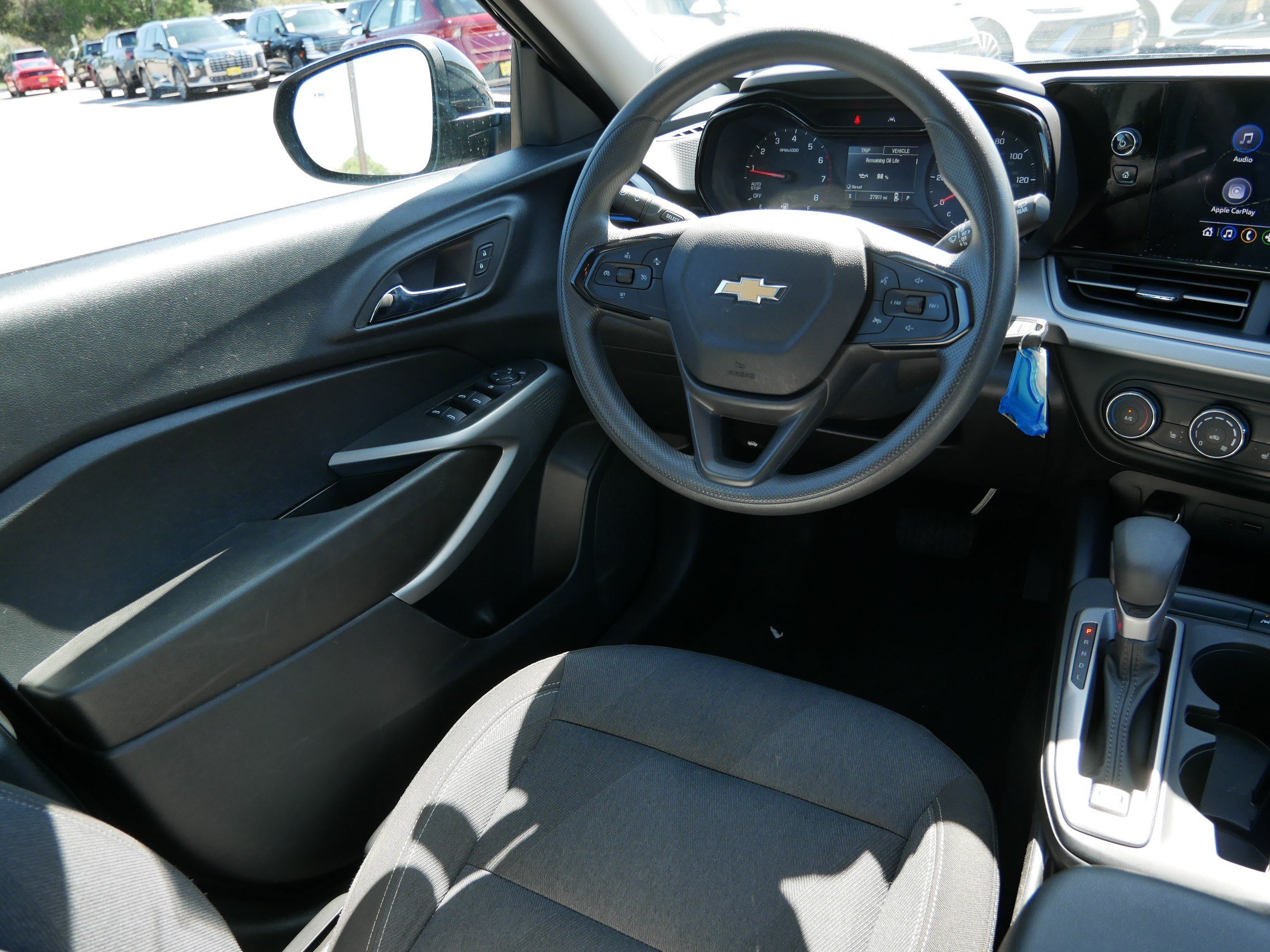 Used 2025 Chevrolet Trax LS w/ LS Convenience Package FWD image 9