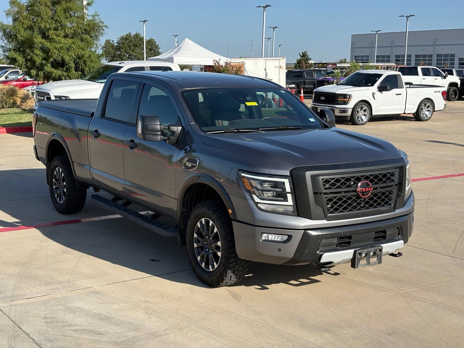 Used 2024 Nissan Titan PRO-4X w/ Pro-4x Convenience Package AWD/4WD image 11