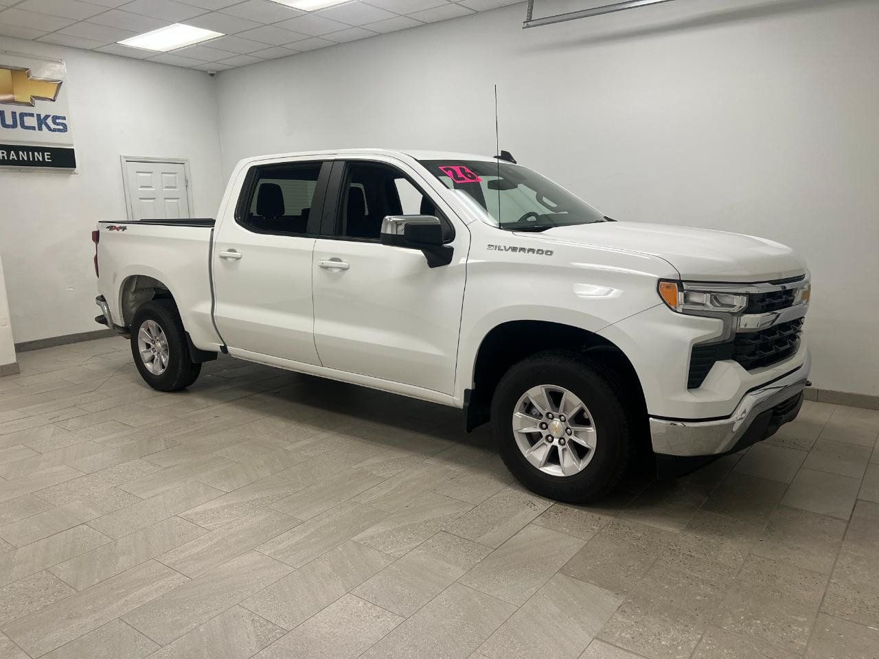 Used 2026 Chevrolet Silverado 1500 LT AWD/4WD image 11