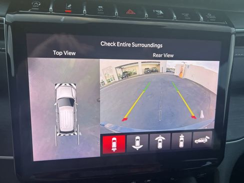 Used 2023 Jeep Grand Cherokee Limited w/ Luxury Tech Group II image 37