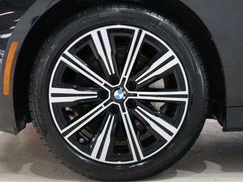 Used 2025 BMW 330i xDrive Sedan AWD/4WD image 11