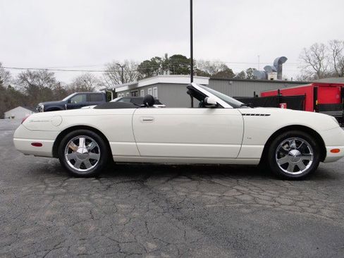 Used 2003 Ford Thunderbird image 43