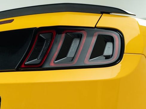 Used 2013 Ford Mustang Boss 302 w/ Boss 302 Accessory Pkg RWD image 15