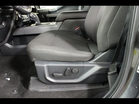 Used 2019 Ford F150 XLT w/ Equipment Group 302A Luxury AWD/4WD image 18