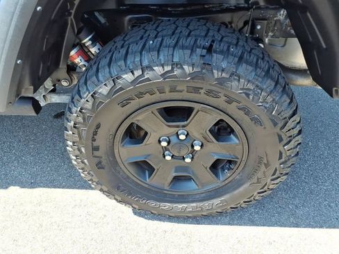Used 2021 Jeep Gladiator Mojave w/ Trailer Tow Package AWD/4WD image 5