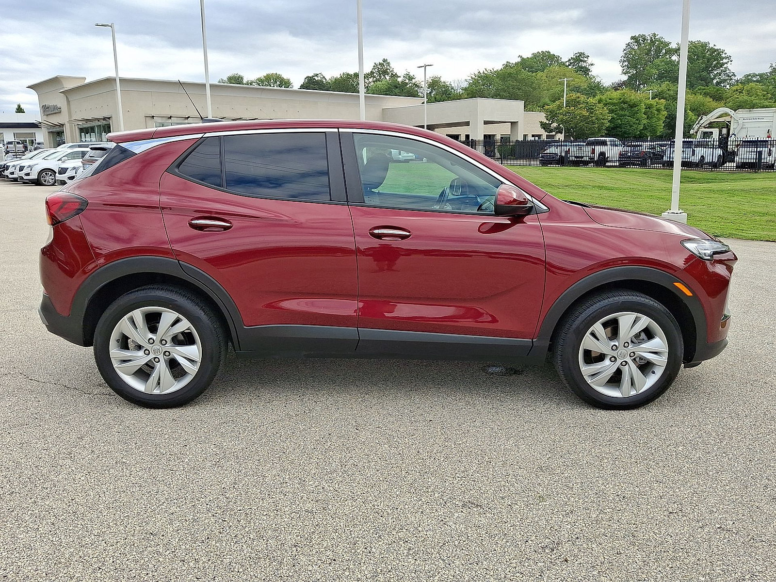 Used 2024 Buick Encore GX Preferred AWD/4WD image 25