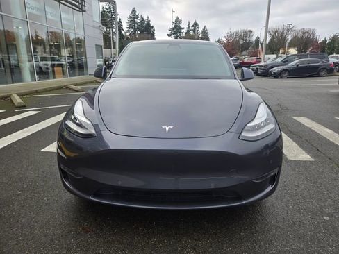 Used 2020 Tesla Model Y Long Range image 3