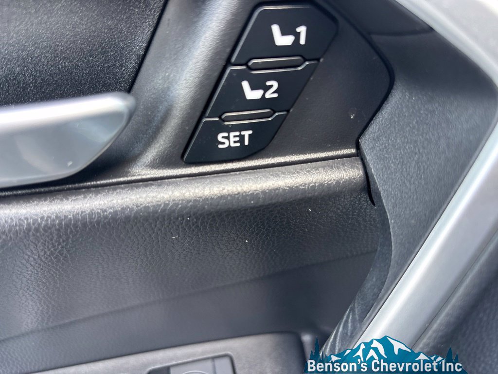 Used 2023 Toyota RAV4 XLE Premium AWD/4WD image 22