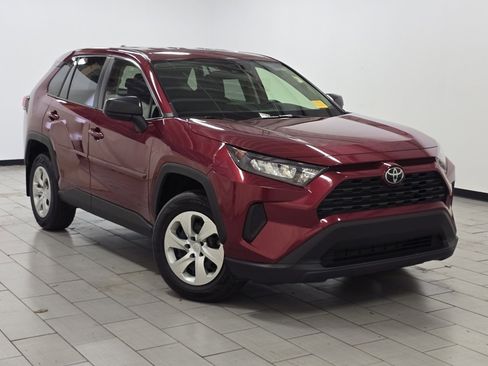 Certified 2022 Toyota RAV4 LE image 2