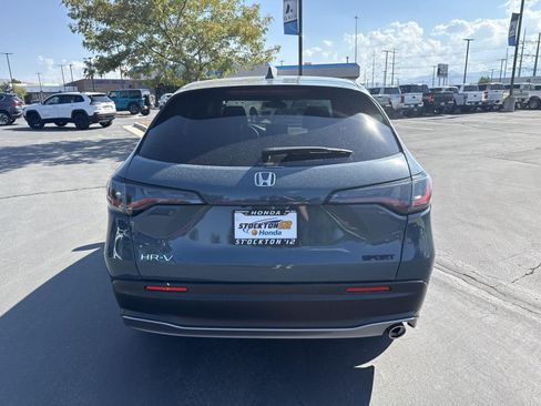 Certified 2025 Honda HR-V Sport image 7