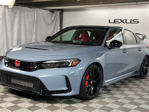 Used 2024 Honda Civic Type R image 2
