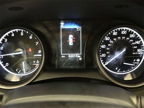 Used 2024 Toyota Camry SE image 11