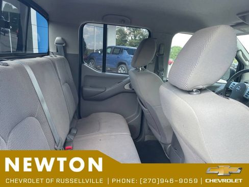 Used 2016 Nissan Frontier SV AWD/4WD image 8