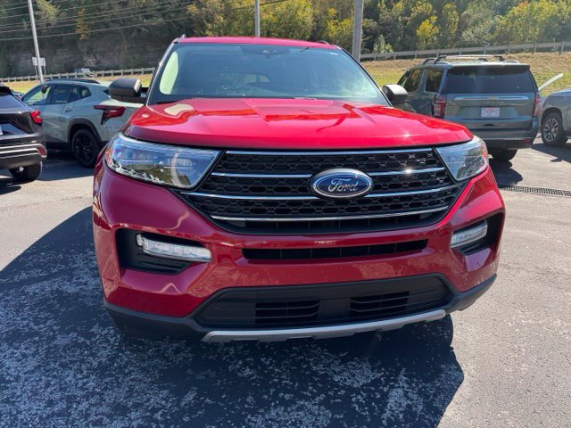 Used 2020 Ford Explorer XLT w/ Equipment Group 202A AWD/4WD image 2
