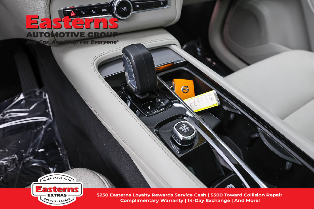 Used 2023 Volvo XC90 B5 Core AWD/4WD image 14