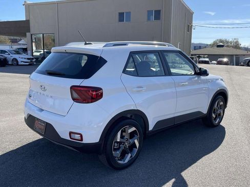 New 2026 Hyundai Venue SEL image 40