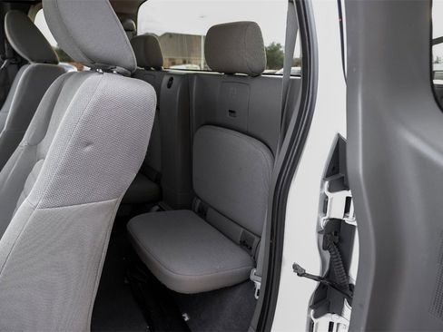 Used 2019 Nissan Frontier S image 36