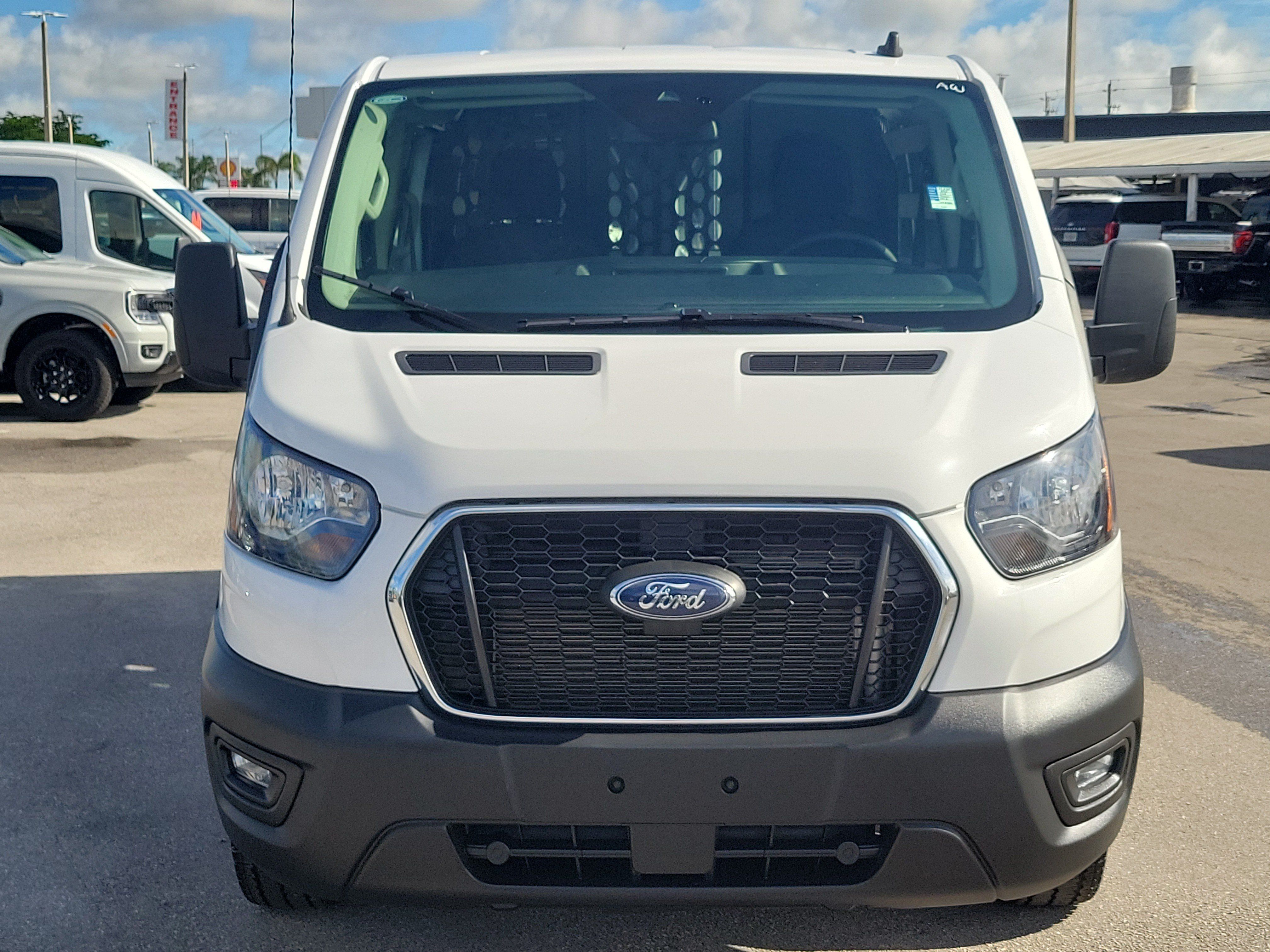 Used 2025 Ford Transit 250 Low Roof w/ Exterior Upgrade Package RWD image 2