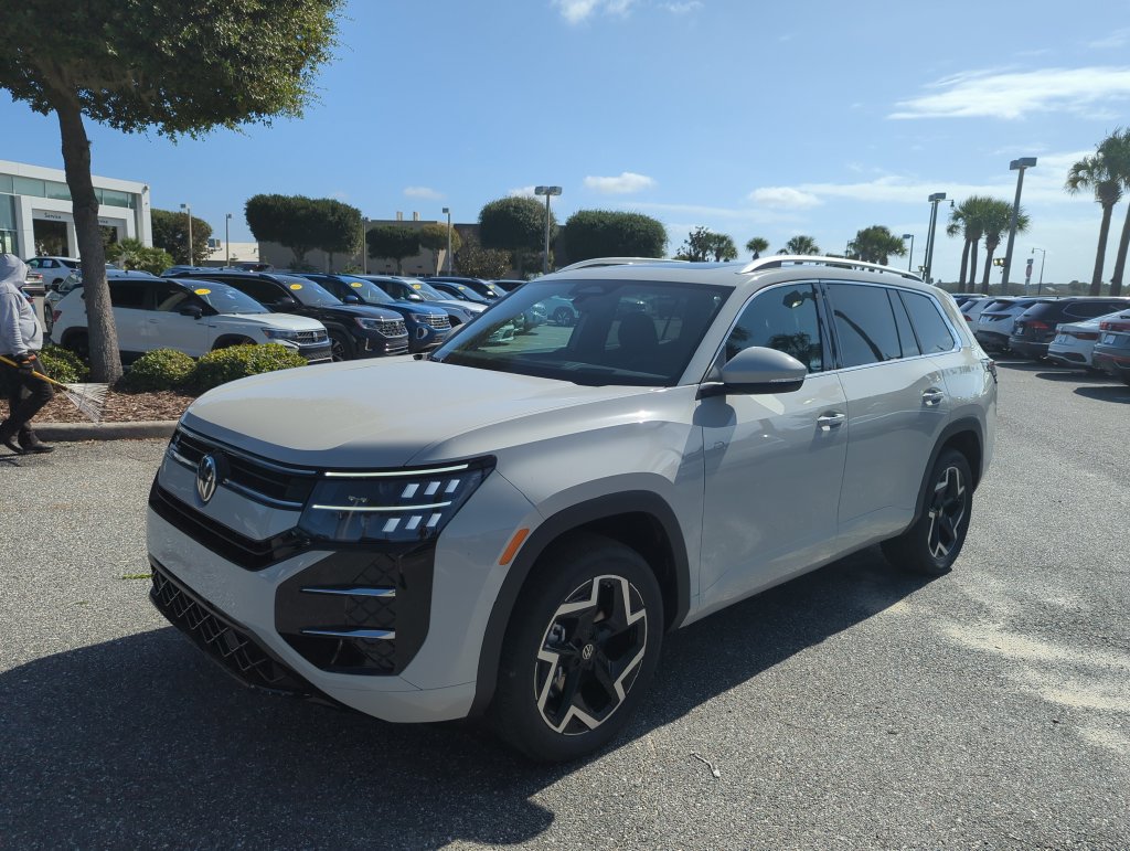New 2027 Volkswagen Atlas SEL R-Line AWD/4WD image 14
