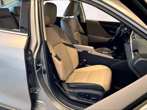 Used 2020 Lexus ES 350 w/ Premium Package image 29