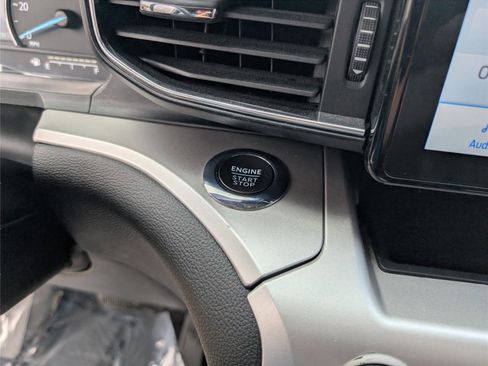 Used 2022 Ford Explorer XLT w/ Equipment Group 202A image 20