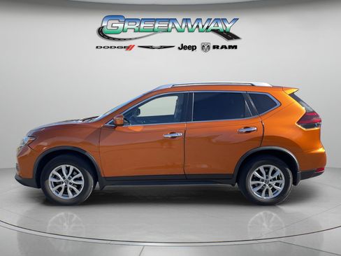 Used 2020 Nissan Rogue SV AWD/4WD image 2