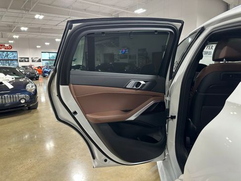 Used 2021 BMW X6 xDrive40i w/ M Sport Package image 34