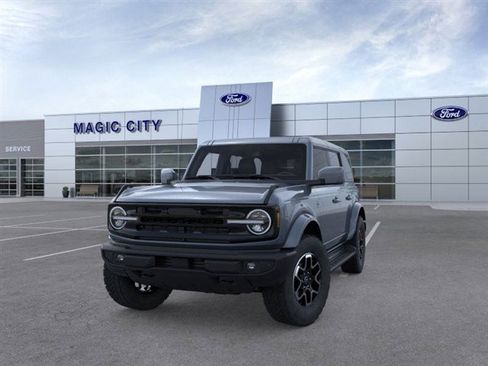 New 2025 Ford Bronco Outer Banks image 2