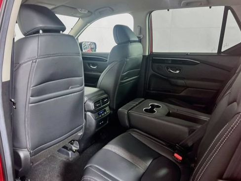 Certified 2025 Honda Pilot EX-L image 17