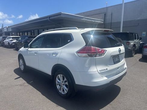 Used 2015 Nissan Rogue SV w/ SV Premium Package FWD image 3