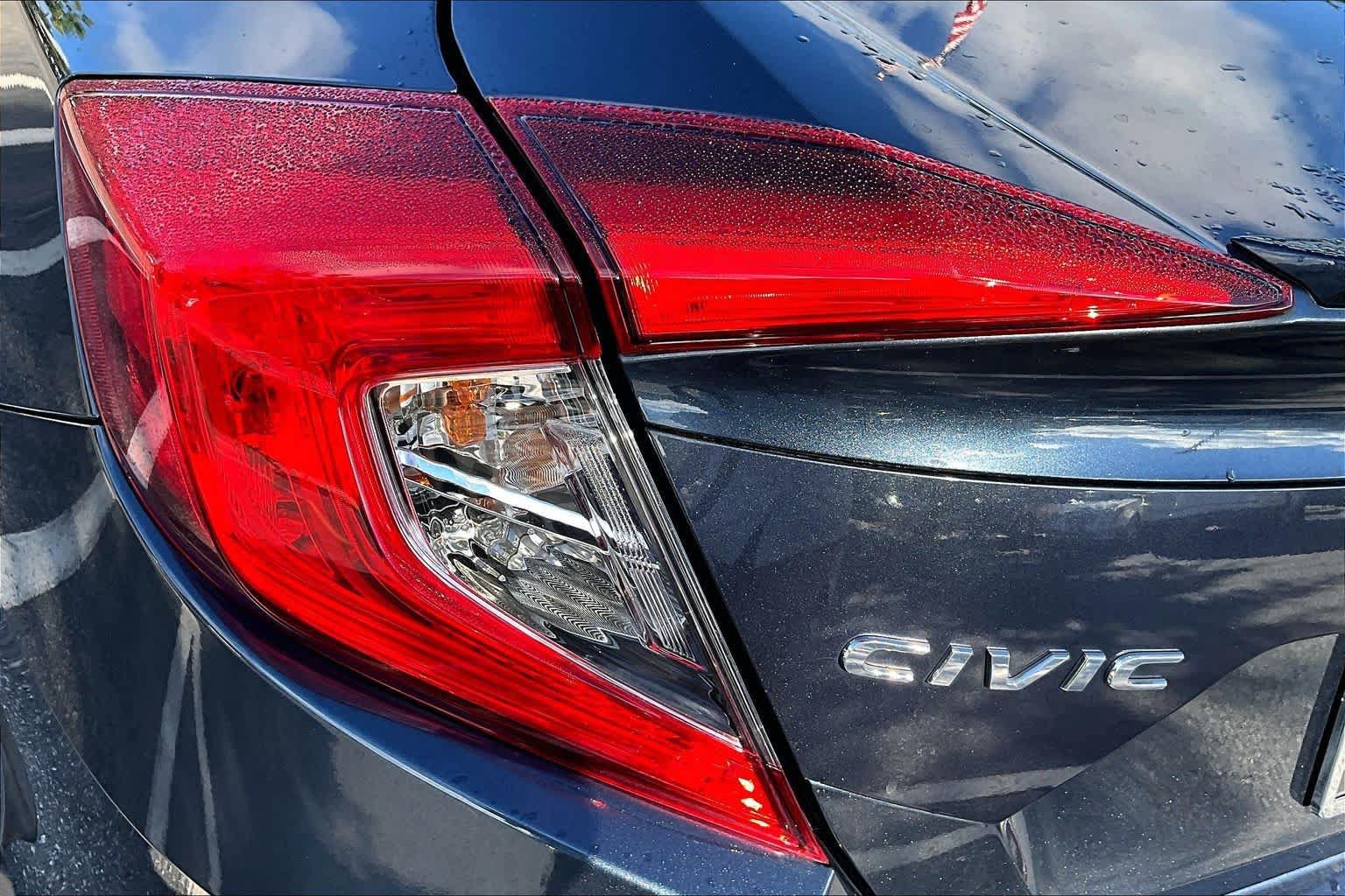 Used 2017 Honda Civic Touring image 29